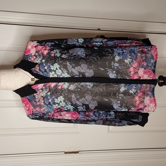 Lauren Conrad Sheer Floral Button Down Blouse Size M - Picture 1 of 16